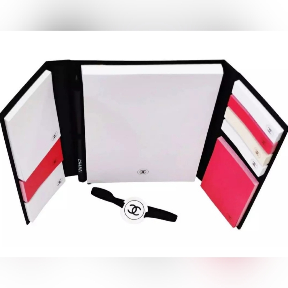 Chanel - Brand New Note Pad